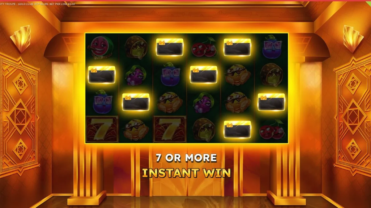Tampilan visual mewah dari slot Frooty Troupe – Gold Club dengan simbol buah dan latar belakang emas.