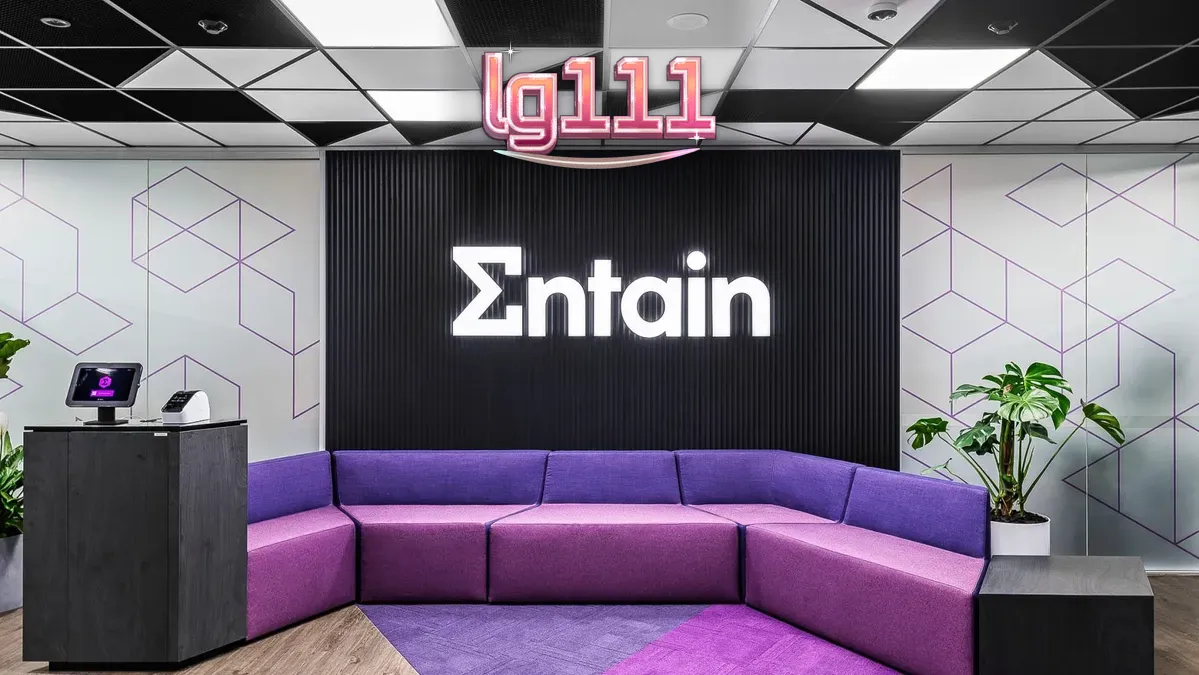 Tampilan antarmuka platform permainan online modern di perangkat seluler